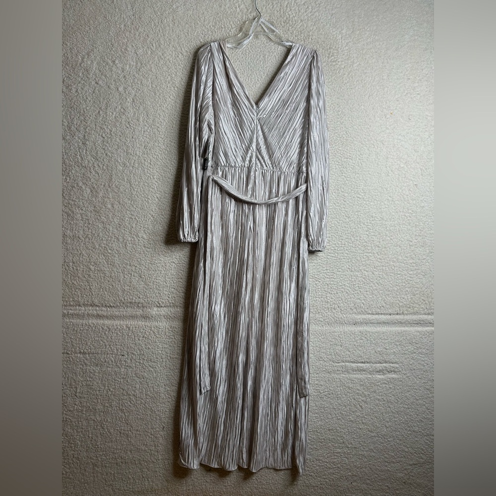 NWT Guess Womens Metallic Long Sleeve Faux Wrap Maxi Dress Champagne SIZE 14 - Picture 4 of 10